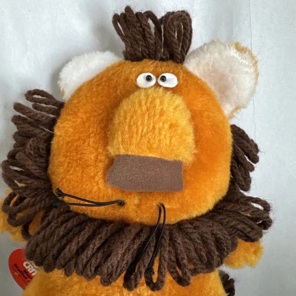 Vintage Lionel Lion Musical Critter Stuffed Animal 